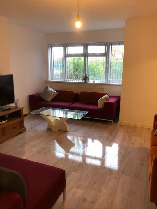Lovely 3 Bedroom Entire Home With Street Parking - Close To Nec, Bhx Airport - Sleeps 6 Guests Ideal For Contractors & Families Birmingham Kültér fotó