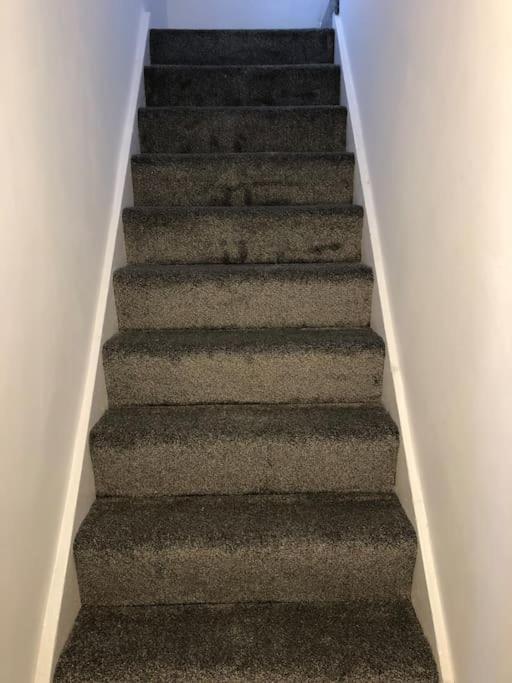 Lovely 3 Bedroom Entire Home With Street Parking - Close To Nec, Bhx Airport - Sleeps 6 Guests Ideal For Contractors & Families Birmingham Kültér fotó